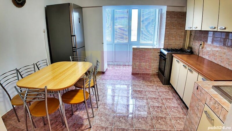 Vanzare apartament 4 camere in zona Unirii - Coposu, metrou